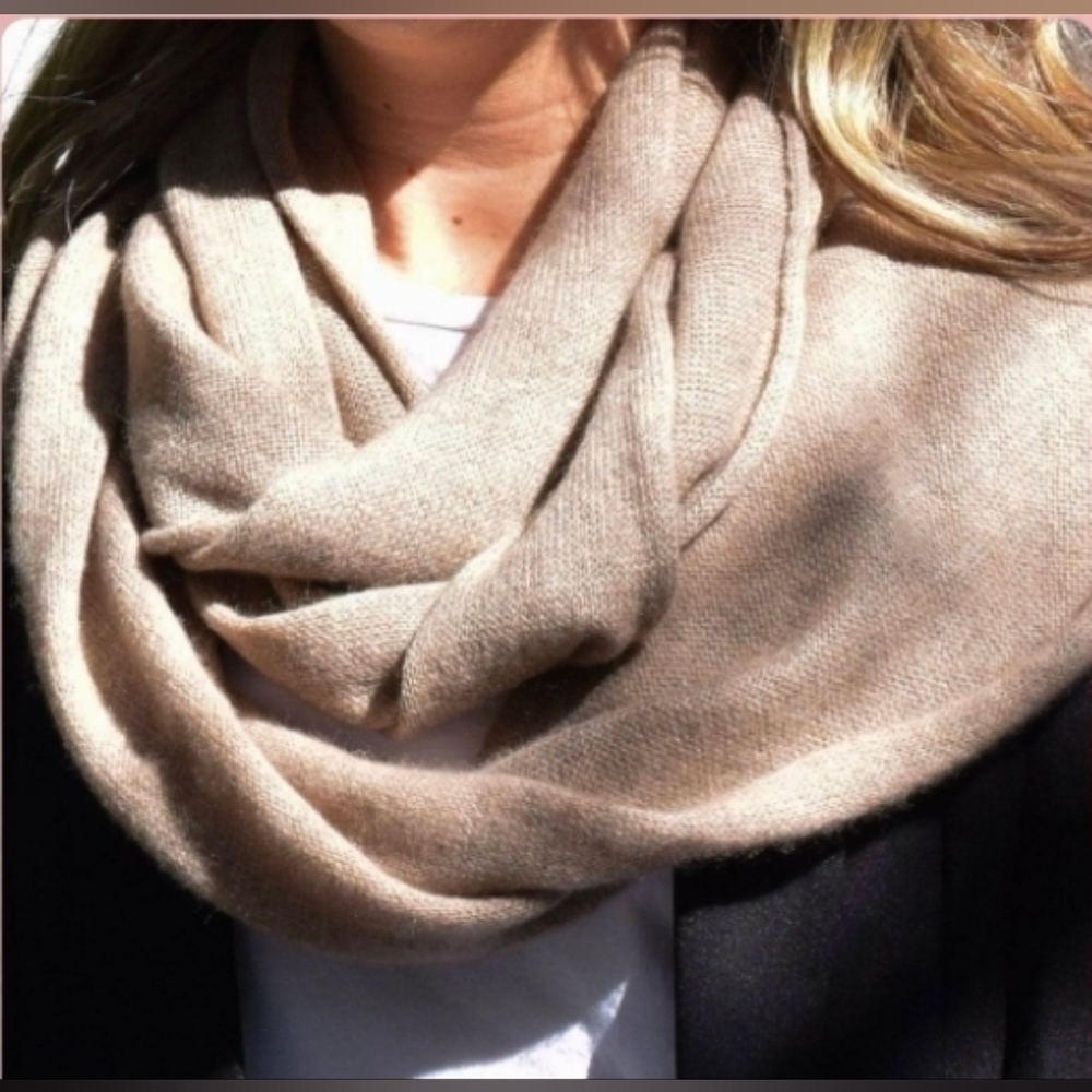 NIB 100% Pure 3-ply Cashmere Infinity Scarf Brown Size: 12" x 32" 😀